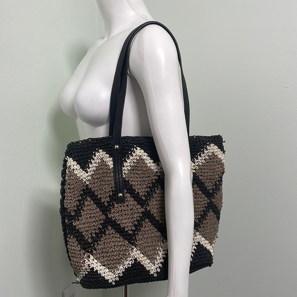 Handbags - Woven neutral tote bag